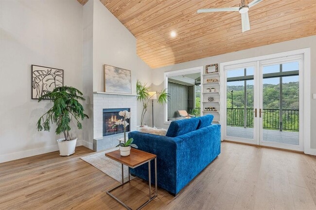 Photo - 1821 Westlake Dr Unidad 131