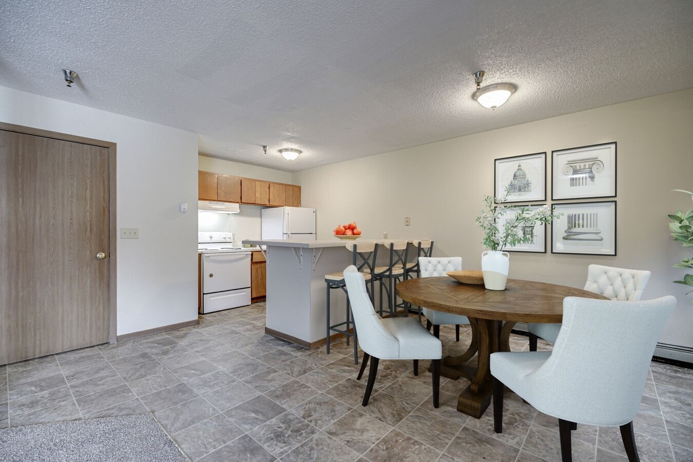 5 bedroom 2 Bathroom 4 level townhome - 5 bedroom 2 Bathroom 4 level townhome