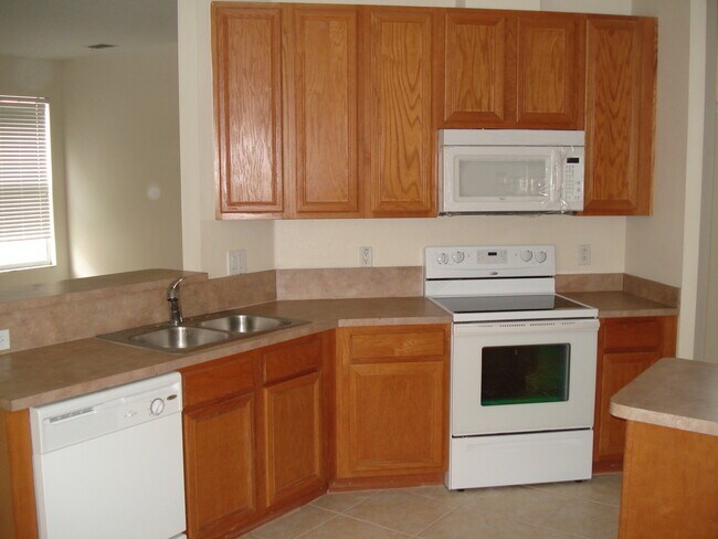 Photo - Eagle Creek at Lake Nona. 4/2.5 with Conservation View. Lawn Care Included with Rent!!