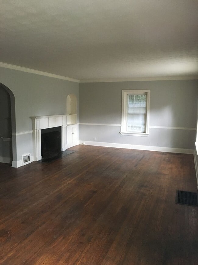 Photo - 1143 A&amp;B N Broad St. Unit 1143 N Broad, A (Main House)