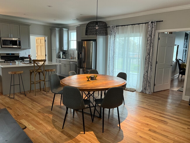 Photo - Room in House on Holland Ct