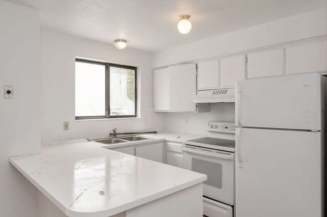Photo - Spacious 2 Bedroom Duplex In West Valley City