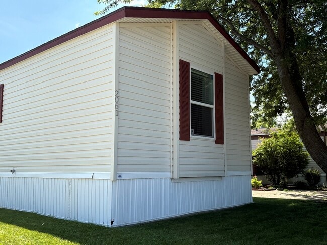 Building Photo - 2061 Windover Dr