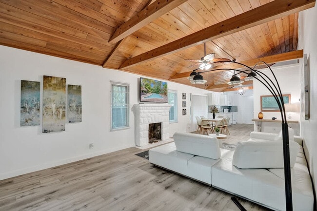 Photo - 1115 SW 4th St Unidad SI ID1504048P