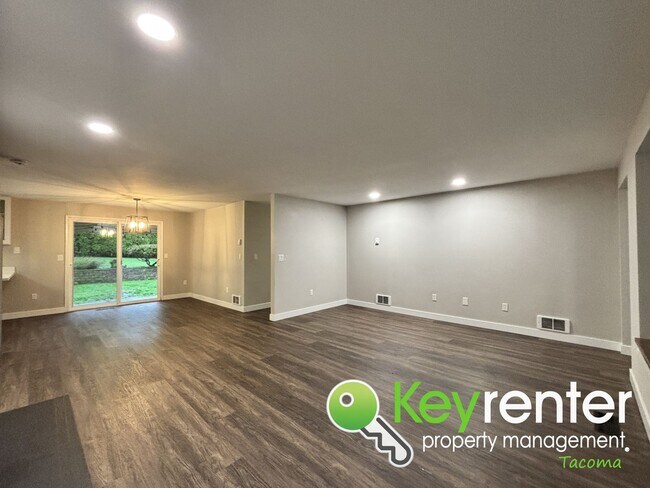 Photo - 7920-7922-7922 37th St Ct W Unidad 7922 37th St Ct W