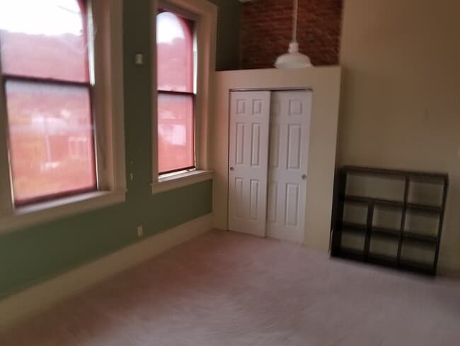 Building Photo - 1205 E Carson St Unit 3