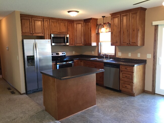 Photo - 1061 Taft St S