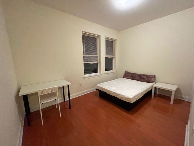 Building Photo - 676 N 33rd St Unit 3R