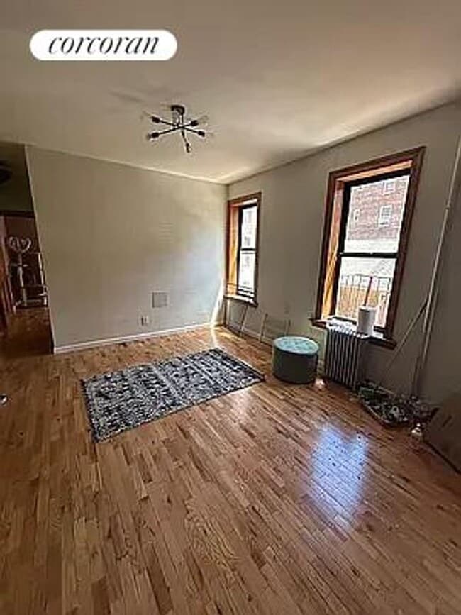 Building Photo - 2010 Ocean Ave Rental