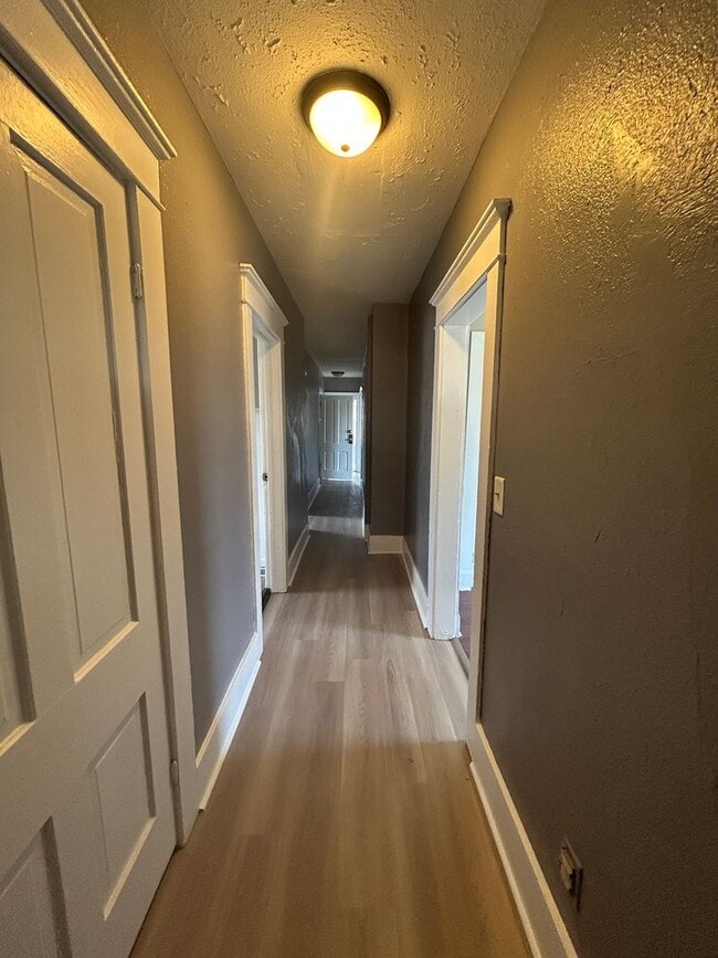 Photo - 925 E 14th St Unit 925 1/2