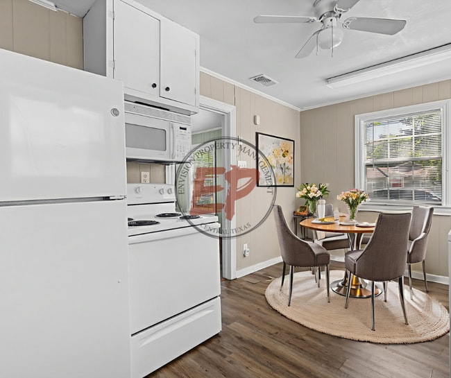 Photo - 1212 Lewis St