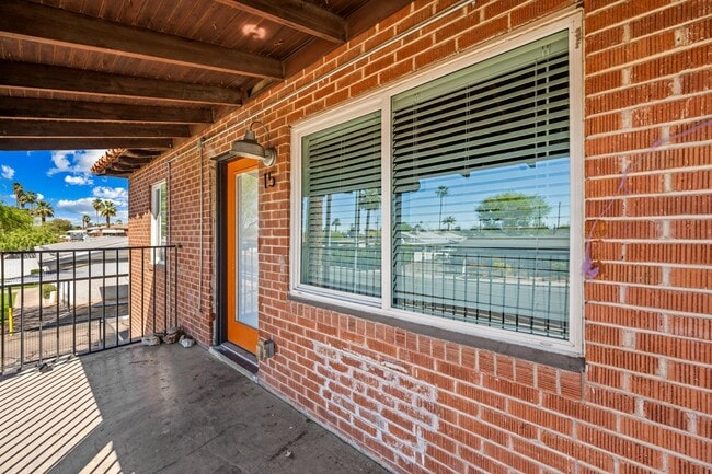 Building Photo - 3601 N 15th Ave Unit Apt 15