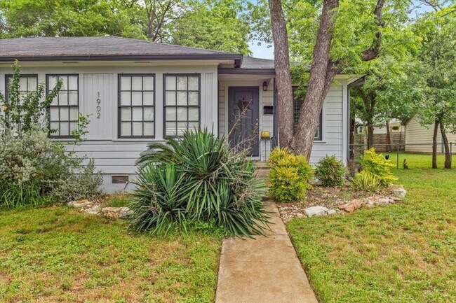 Photo - 1902 W 33rd St Townhome