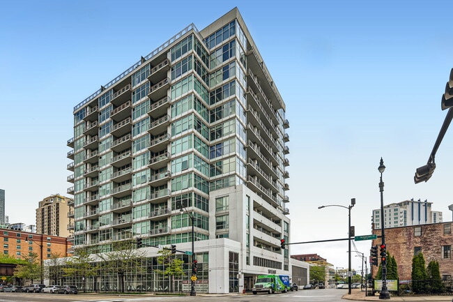 Building Photo - 50 E 16th St Unit 1111