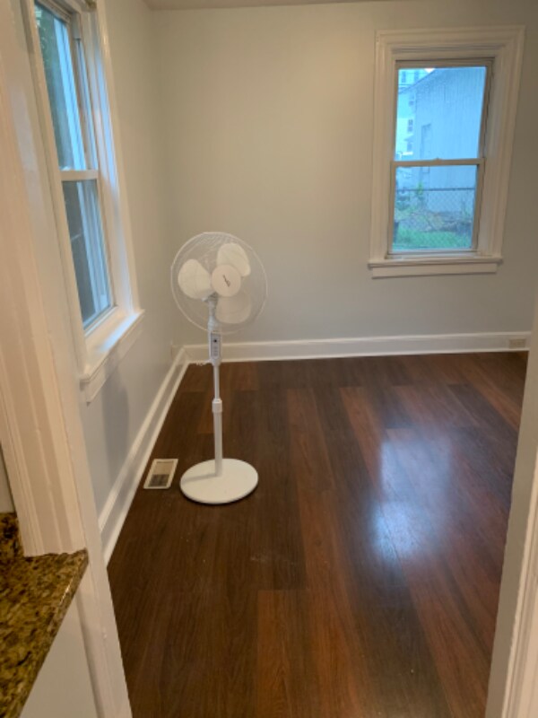 Student Apartments for Rent Near Brown University in Wanskuck Off