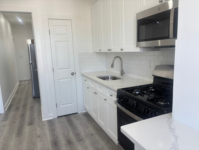 Photo - 739 43rd St Unit 2nd floor