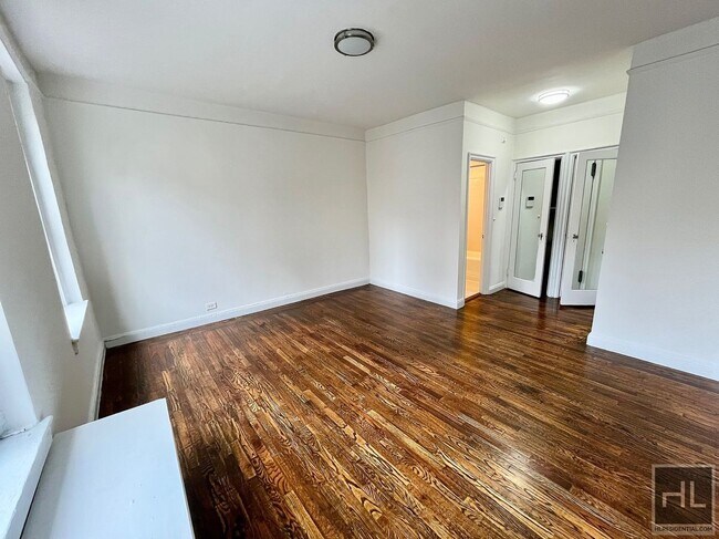 Photo - East 58TH ST Unidad A12