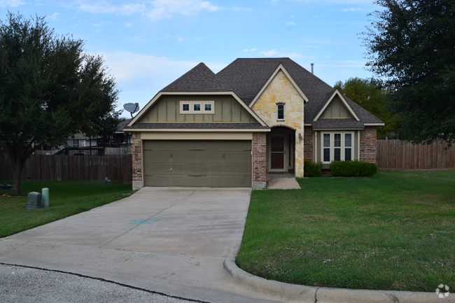 Building Photo - 800 Moonbeam Ct Rental