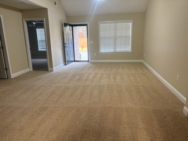 Photo - 112 Lakeview Commons Dr