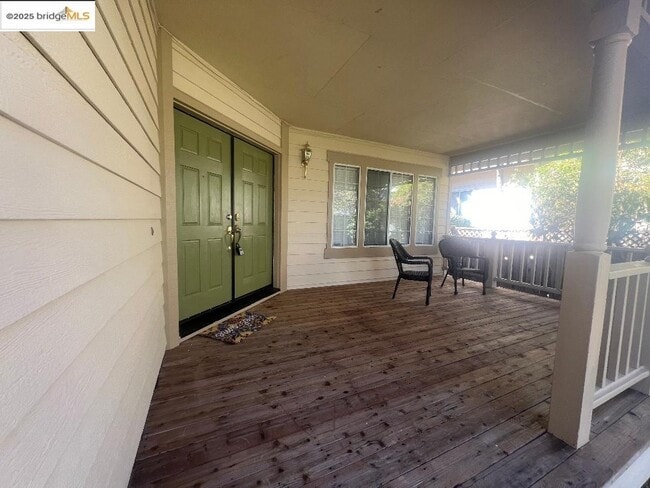 Photo - 5016 Perry Way