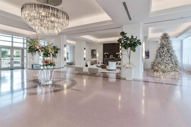 3737 Collins Ave Unit S-203