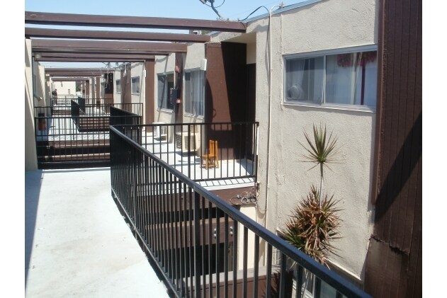 Photo - 16131 Eucalyptus Ave