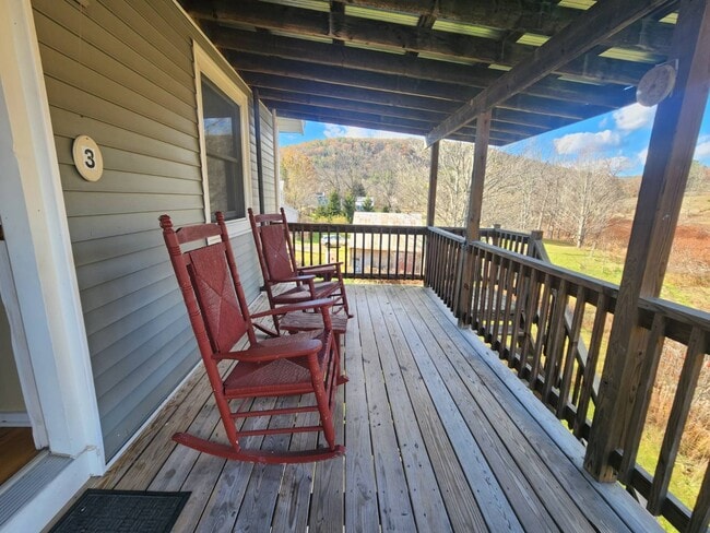 Photo - 832 W Fulton Rd