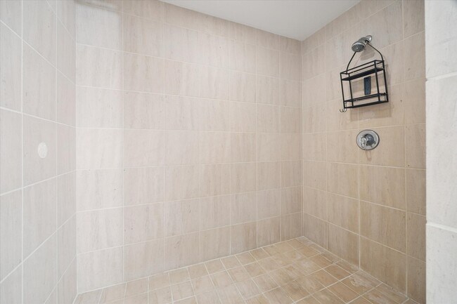 Building Photo - 1401 Calumet St