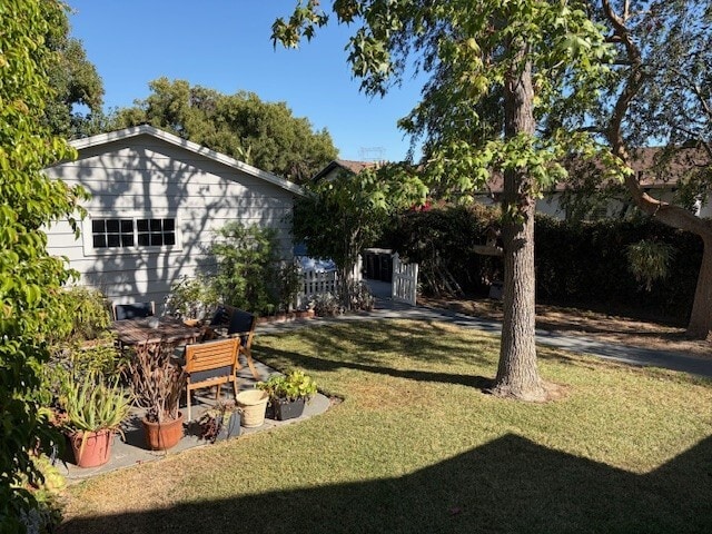 Photo - 925 1/2 N Maple St Unidad 925