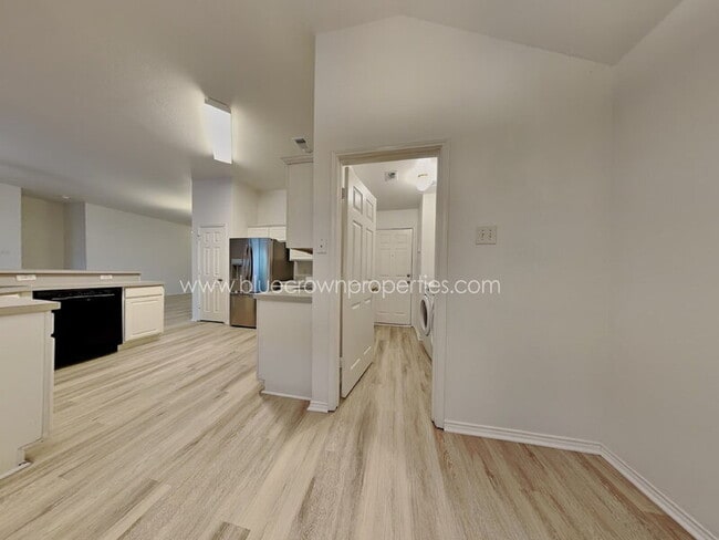 Photo - 615 Douglas Dr