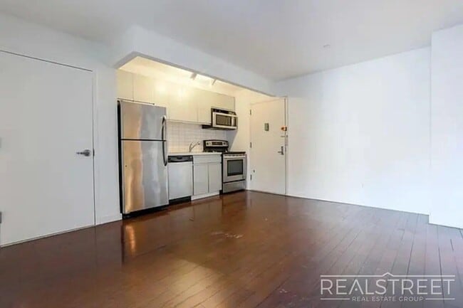Photo - Flexible 1BR + Office or 2BR in Bushwick | Laundry & Two Rooftop Decks Unidad 3D