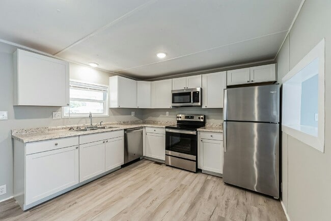 Photo - 2108 Ixora Ct