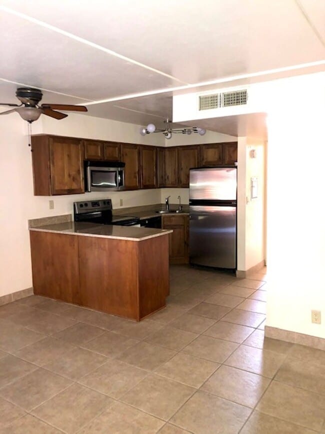 Photo - 1bd condo steps away from U of A, gated, A/C, Washer/Dryer Unit Cherry 55-114