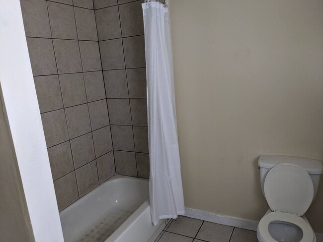 Photo - A wonderful large and convenient home for rent