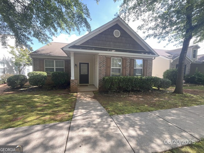 Photo - 1419 Wilshire Way House