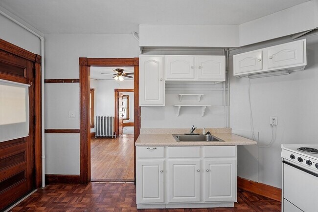 Photo - 130 West St Unit 1