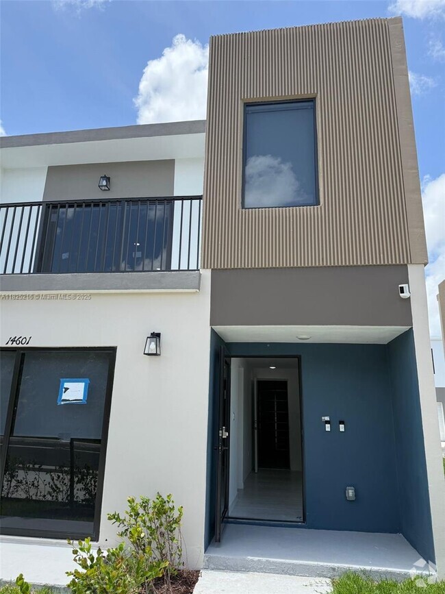 Building Photo - 14601 SW 262nd St Unit 14601 Rental
