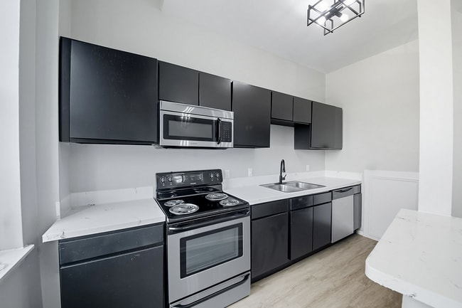 Park at Cedar Lawn Apartments Kitchen