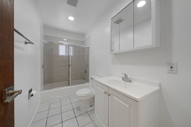 Photo - 3025 Sherwood Ave