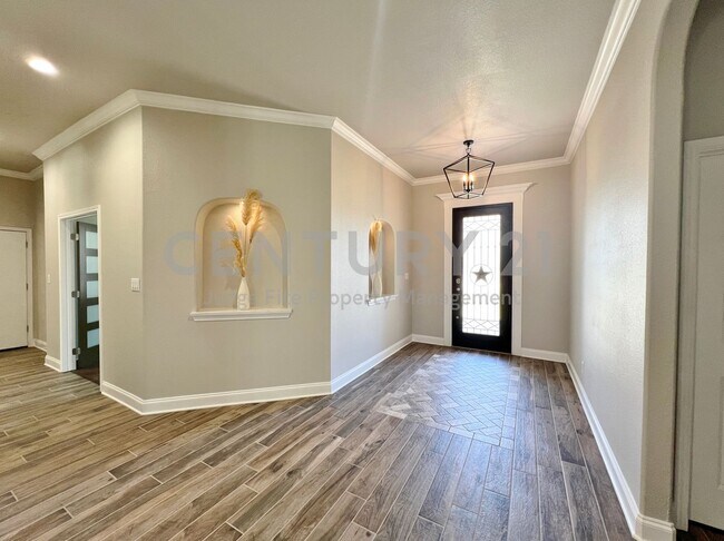 Photo - Stunning Custom 4/3/2 in Weatherford For Rent!
