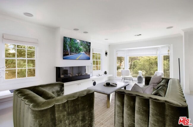 5866 Spring Oak Dr