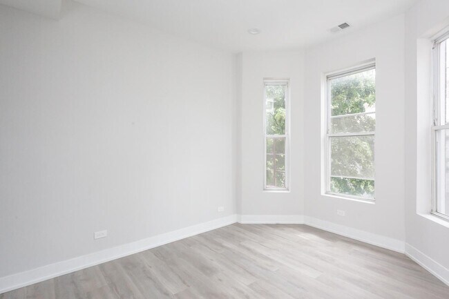 Photo - 2 bedroom in Chicago IL 60608 Unit 3M