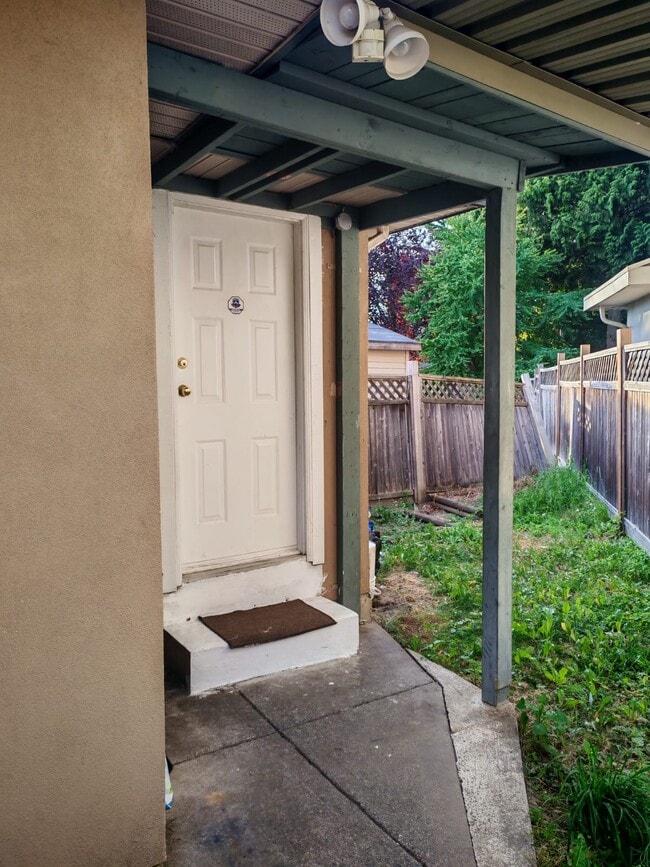 Photo - 7965-155A 155a St Unit B