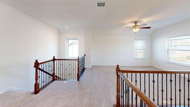 Photo - 404 Ashby Dr