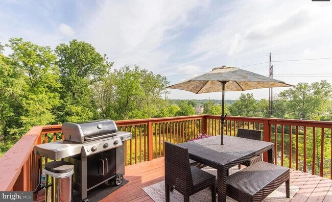 Photo - 423 Fort Hill Cir