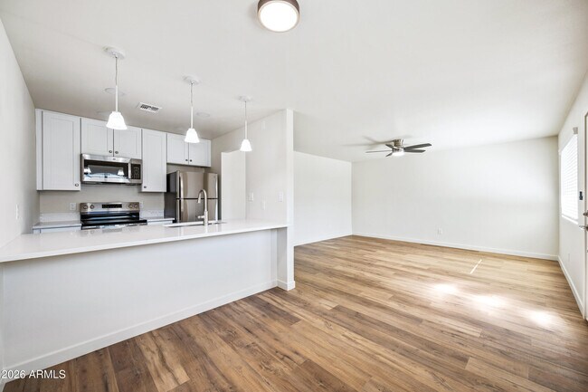 Building Photo - 4139 N 27th St Unit 2