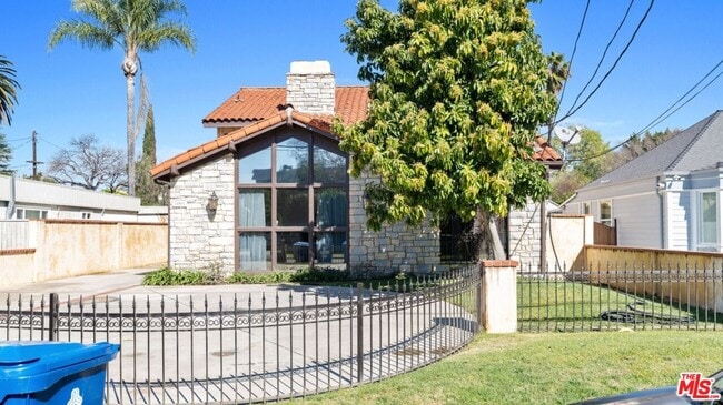 Photo - 12841 Landale St