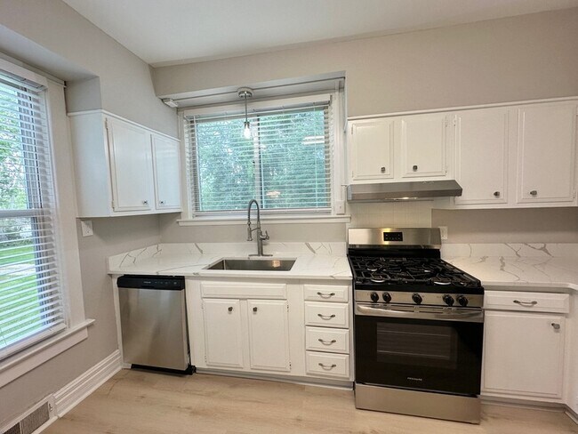 Photo - 438 Ada St Unit Apt 1