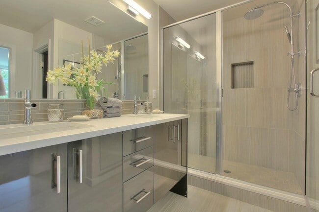 Building Photo - 2611 NW 65th St Rental