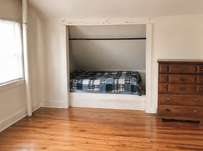 Photo - 1212 Giles Rd